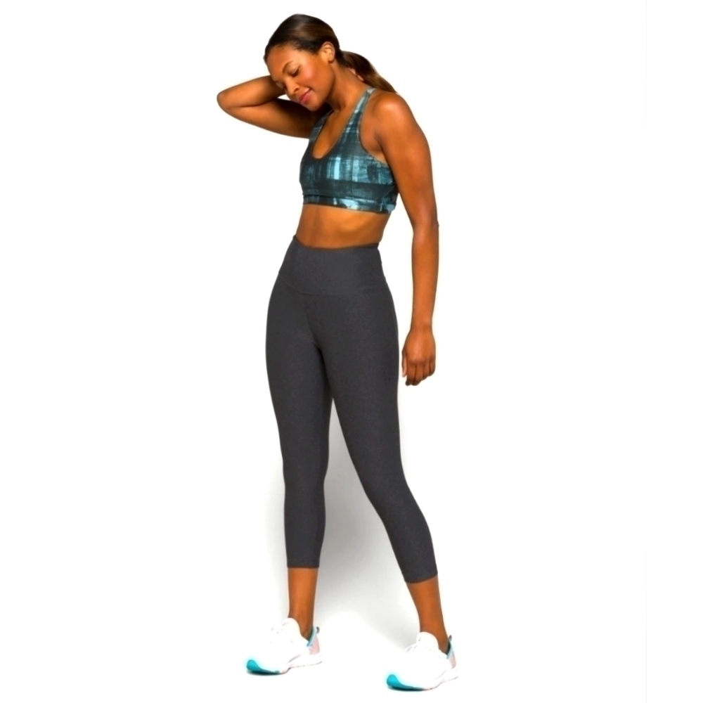 NWOT, MPG SPORT, Explore High Waisted Performance Capri Legging, Grey, Medium.